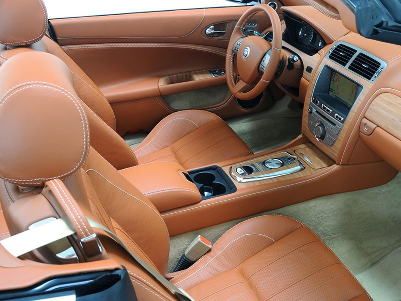 STARTECH Leather interior
